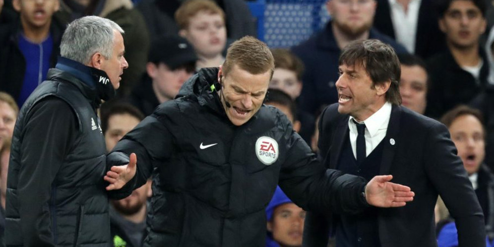 Akward! Conte 'Dicekoki' Jersey MU Bertandatangan Mourinho thumbnail